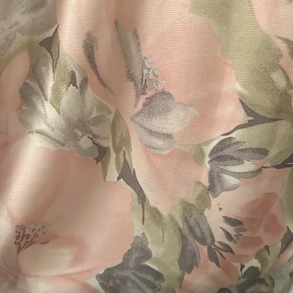 L Love Floral Romper - Picture 2 of 7